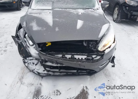 2015 Ford Focus Titanium из США, поврежденный, VIN 1FADP3J29FL247710